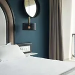 Hotel La Pietra Restaurant & LʼÎle-Rousse