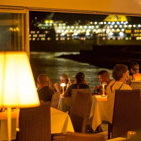 La Pietra Restaurant &