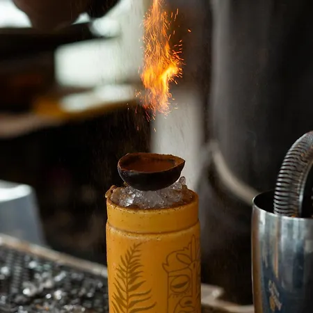 La Pietra Restaurant & 3* LʼÎle-Rousse