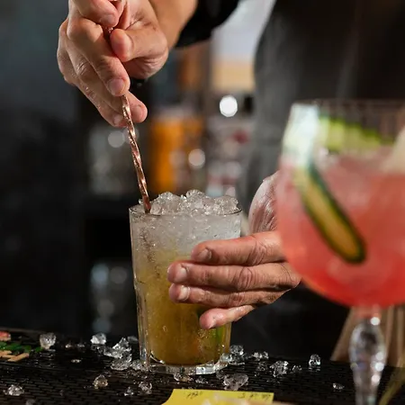 La Pietra Restaurant &