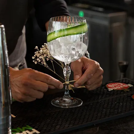 La Pietra Restaurant & فندق 3*