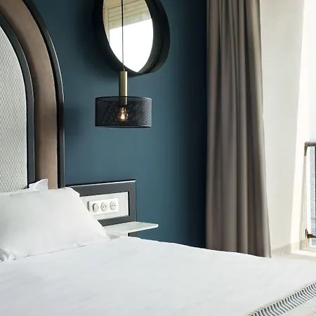 فندق La Pietra Restaurant & LʼÎle-Rousse