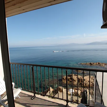 La Pietra Restaurant & LʼÎle-Rousse