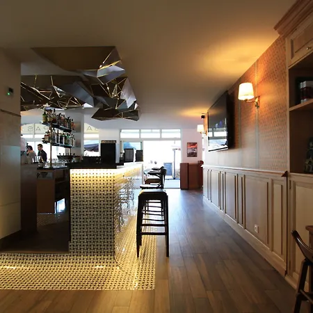 La Pietra Restaurant & 3*