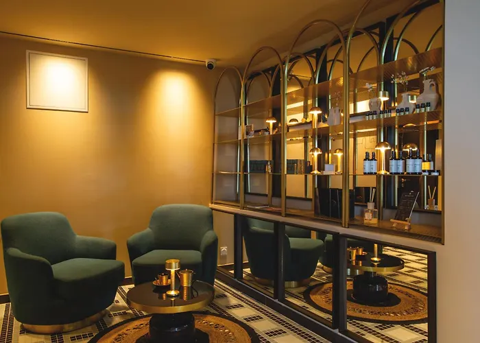 Hotel La Pietra Restaurant & LʼÎle-Rousse