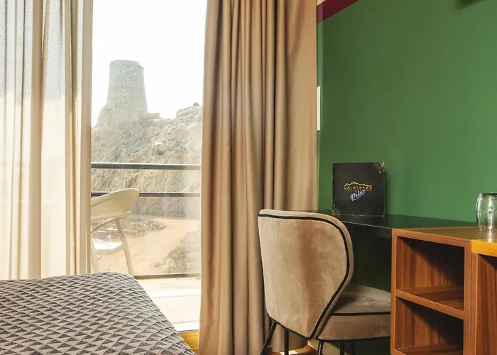 La Pietra Restaurant &