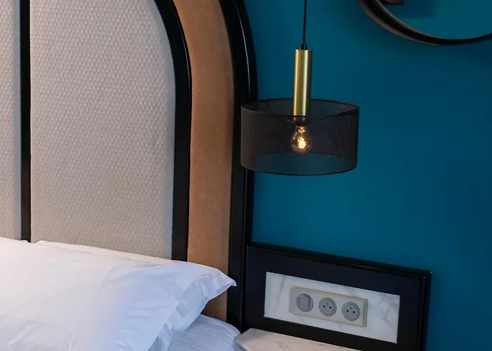 La Pietra Restaurant & Hotel LʼÎle-Rousse