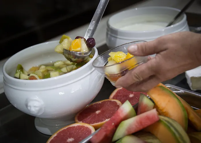 Hotel La Pietra Restaurant & 3*