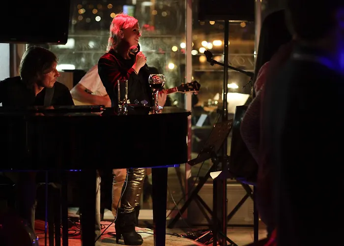 La Pietra Restaurant &