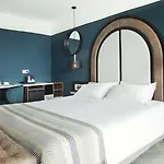 La Pietra Restaurant &