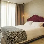 La Pietra Restaurant & Hotel LʼÎle-Rousse