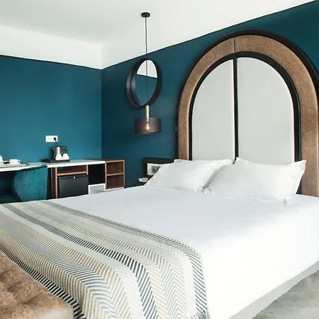 La Pietra Restaurant & LʼÎle-Rousse