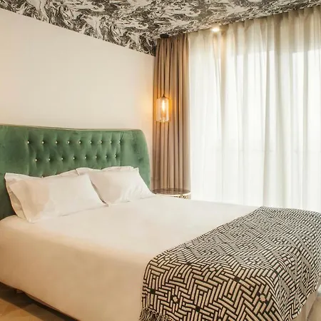 ホテル La Pietra Restaurant & 3*