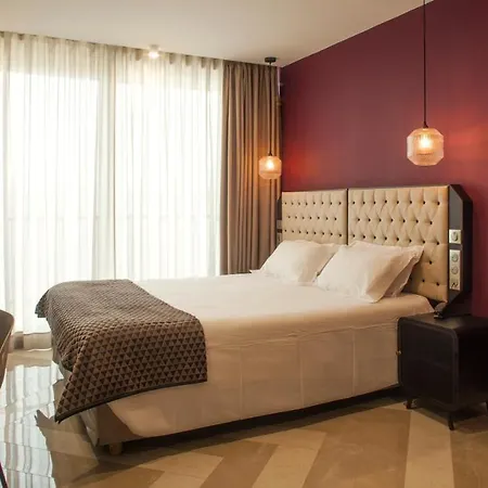 La Pietra Restaurant & LʼÎle-Rousse