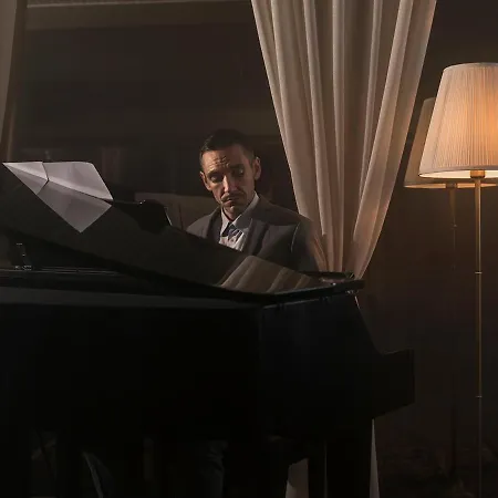 La Pietra Restaurant &