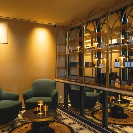 Hotel La Pietra Restaurant & LʼÎle-Rousse