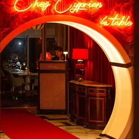 La Pietra Restaurant &