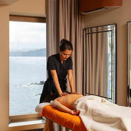 La Pietra Restaurant & 3* LʼÎle-Rousse