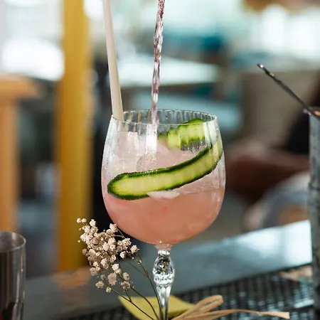 La Pietra Restaurant & Hotel