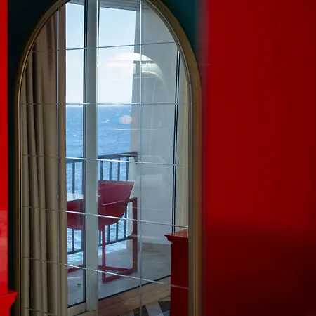 La Pietra Restaurant & Hotel