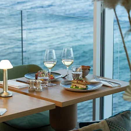 La Pietra Restaurant & ホテル