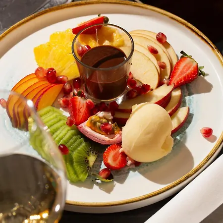 호텔 La Pietra Restaurant & LʼÎle-Rousse