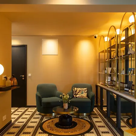ホテル La Pietra Restaurant & LʼÎle-Rousse