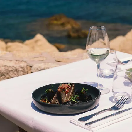 호텔 La Pietra Restaurant & LʼÎle-Rousse