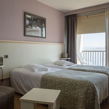 La Pietra Restaurant & Hotel LʼÎle-Rousse