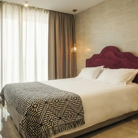 La Pietra Restaurant & Hotel LʼÎle-Rousse