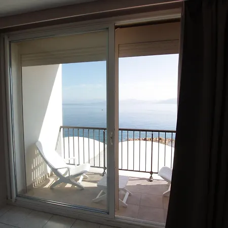 호텔 La Pietra Restaurant & LʼÎle-Rousse