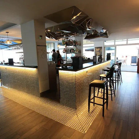 La Pietra Restaurant & 3*