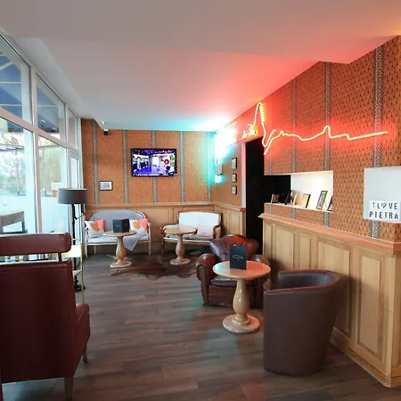 La Pietra Restaurant & 3* LʼÎle-Rousse