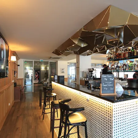La Pietra Restaurant & 호텔 3*