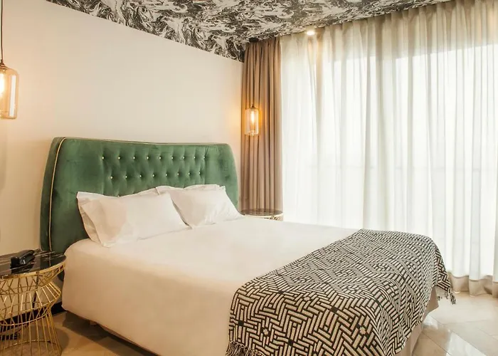 Ξενοδοχείο La Pietra Restaurant & 3*