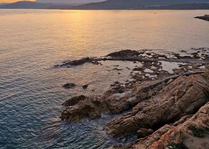 La Pietra Restaurant & LʼÎle-Rousse