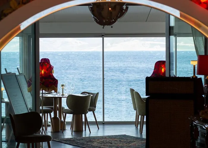 La Pietra Restaurant &