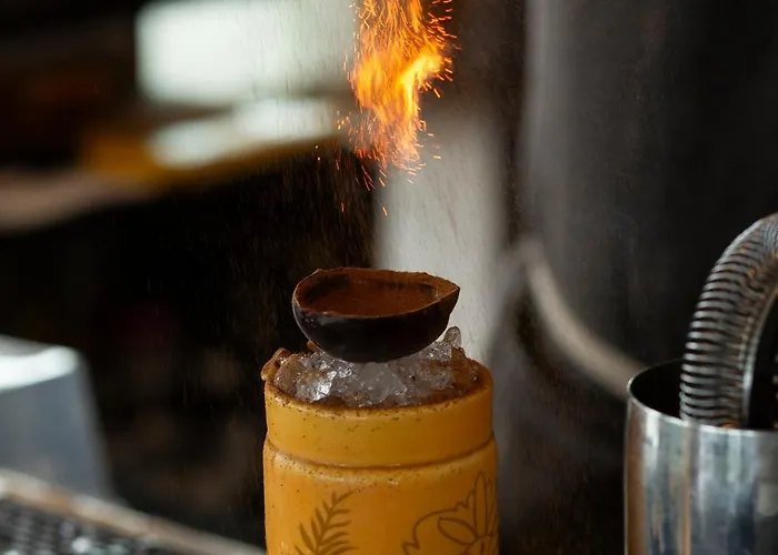 La Pietra Restaurant & 3* LʼÎle-Rousse