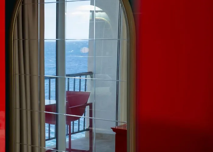 La Pietra Restaurant & Hotel