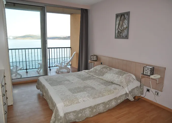 Ξενοδοχείο La Pietra Restaurant & 3*