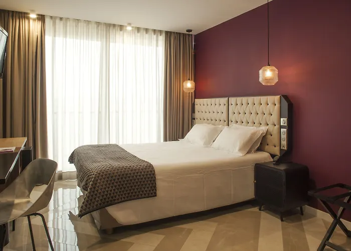 La Pietra Restaurant & Ξενοδοχείο 3*