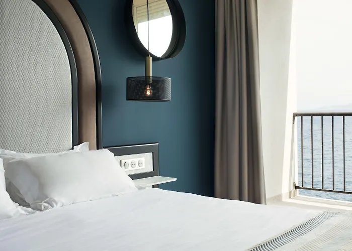 Hotel La Pietra Restaurant & LʼÎle-Rousse