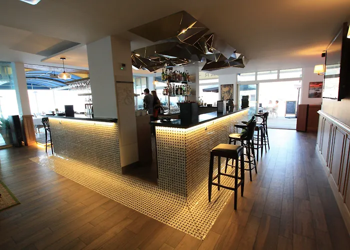 La Pietra Restaurant & 3*