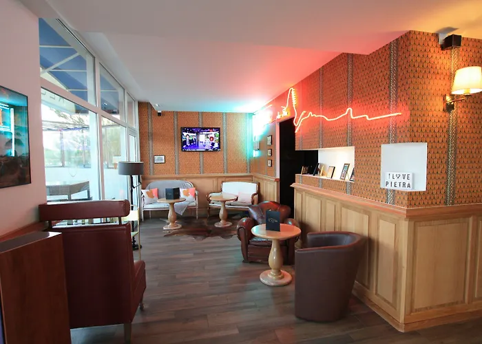 La Pietra Restaurant & 3* LʼÎle-Rousse