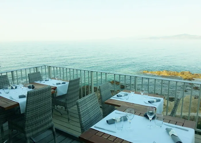 La Pietra Restaurant & LʼÎle-Rousse