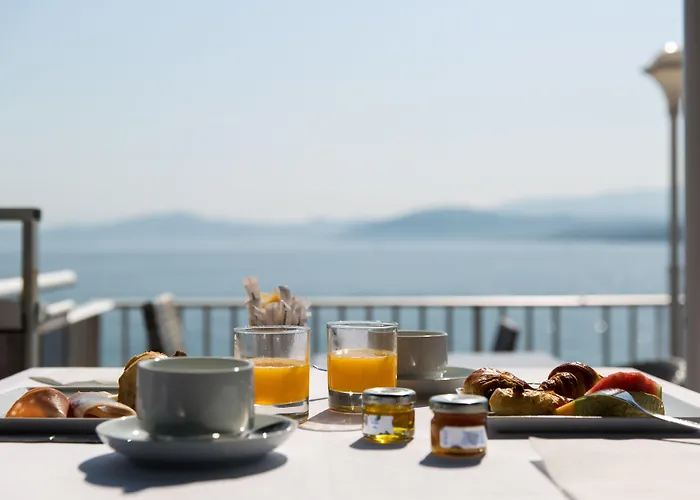 La Pietra Restaurant & 3* LʼÎle-Rousse