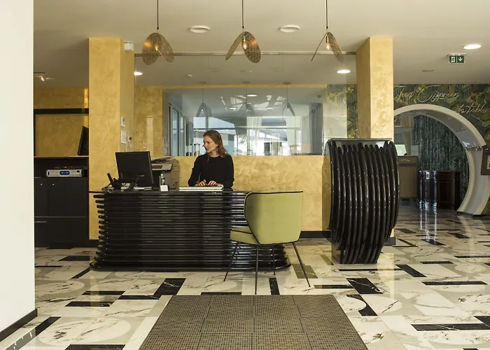 La Pietra Restaurant & Hotel 3*