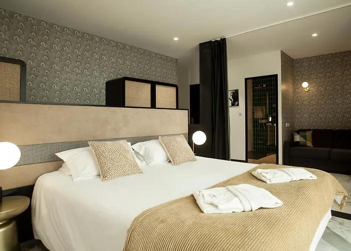 La Pietra Restaurant & 3*